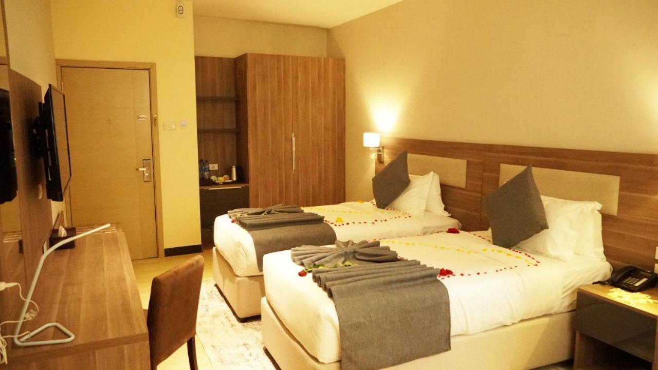 Triple E Hotel And Spa Addis Abeba Eksteriør bilde