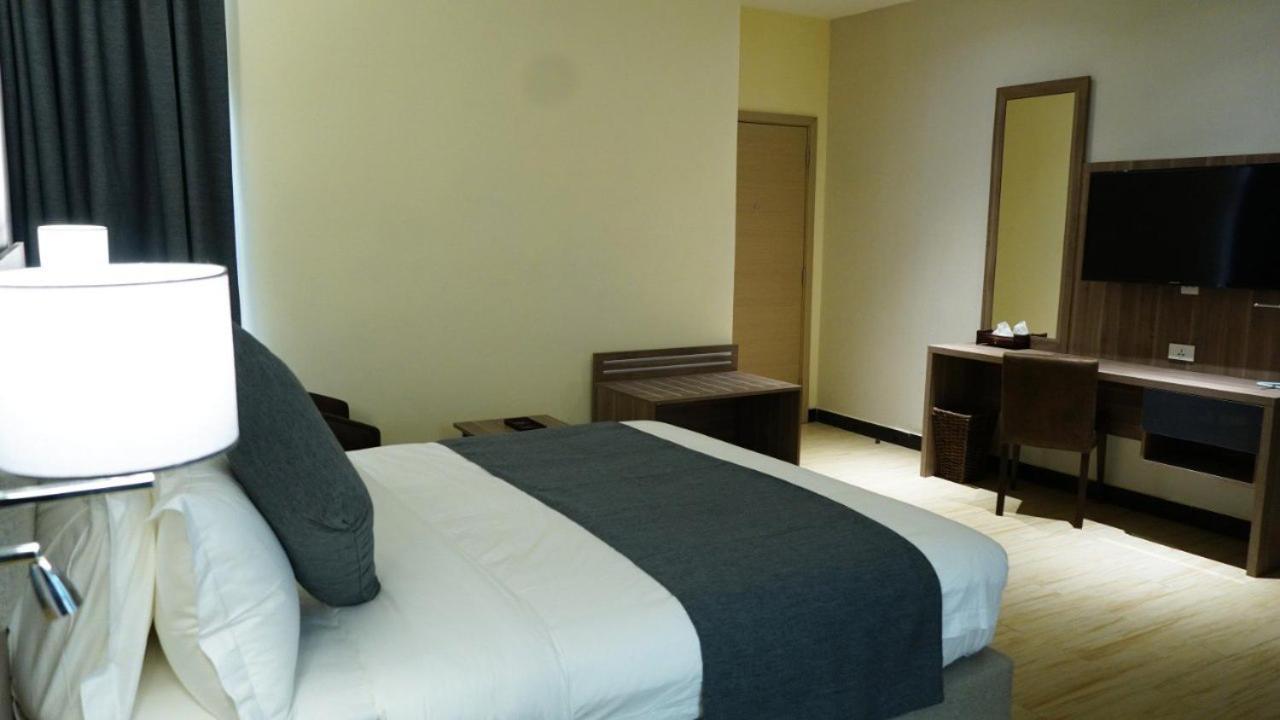Triple E Hotel And Spa Addis Abeba Eksteriør bilde