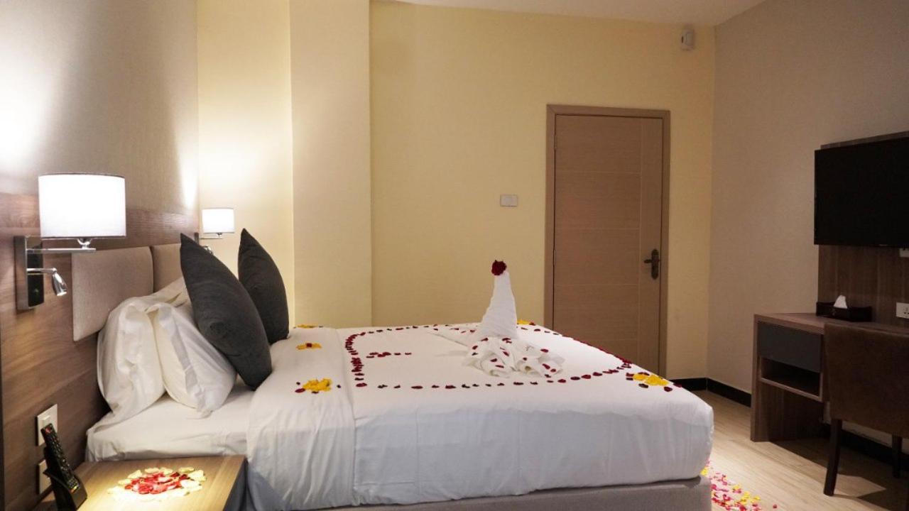 Triple E Hotel And Spa Addis Abeba Eksteriør bilde