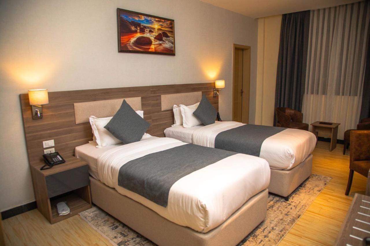Triple E Hotel And Spa Addis Abeba Eksteriør bilde