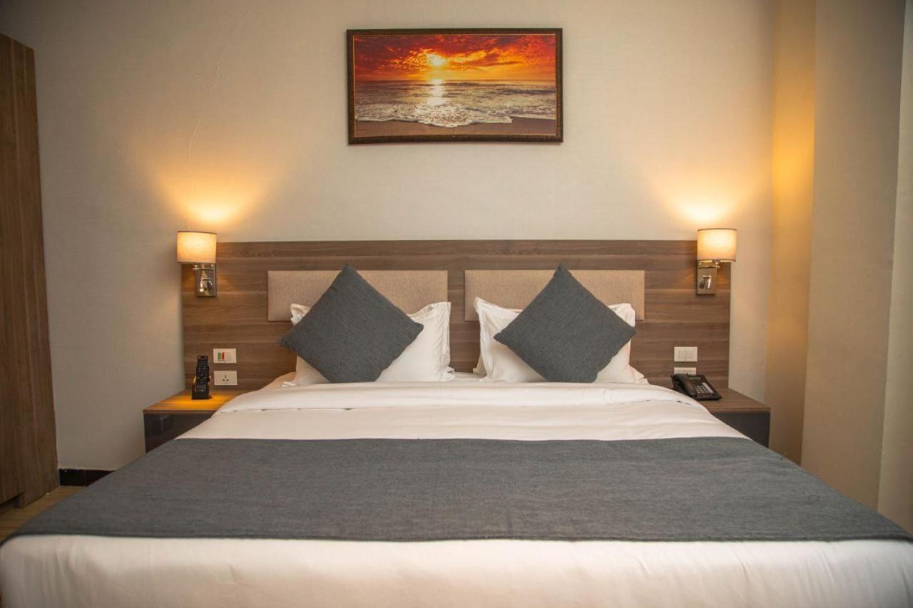 Triple E Hotel And Spa Addis Abeba Eksteriør bilde